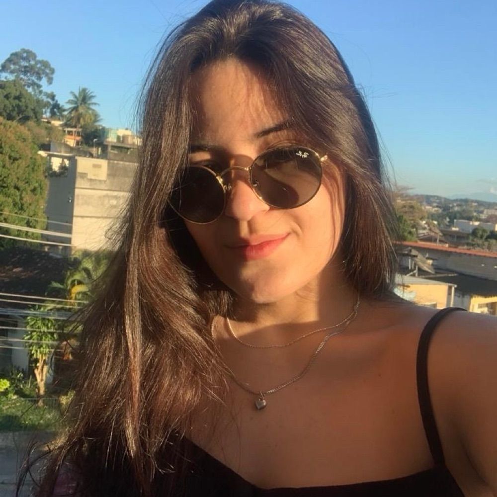 Julia Boução 