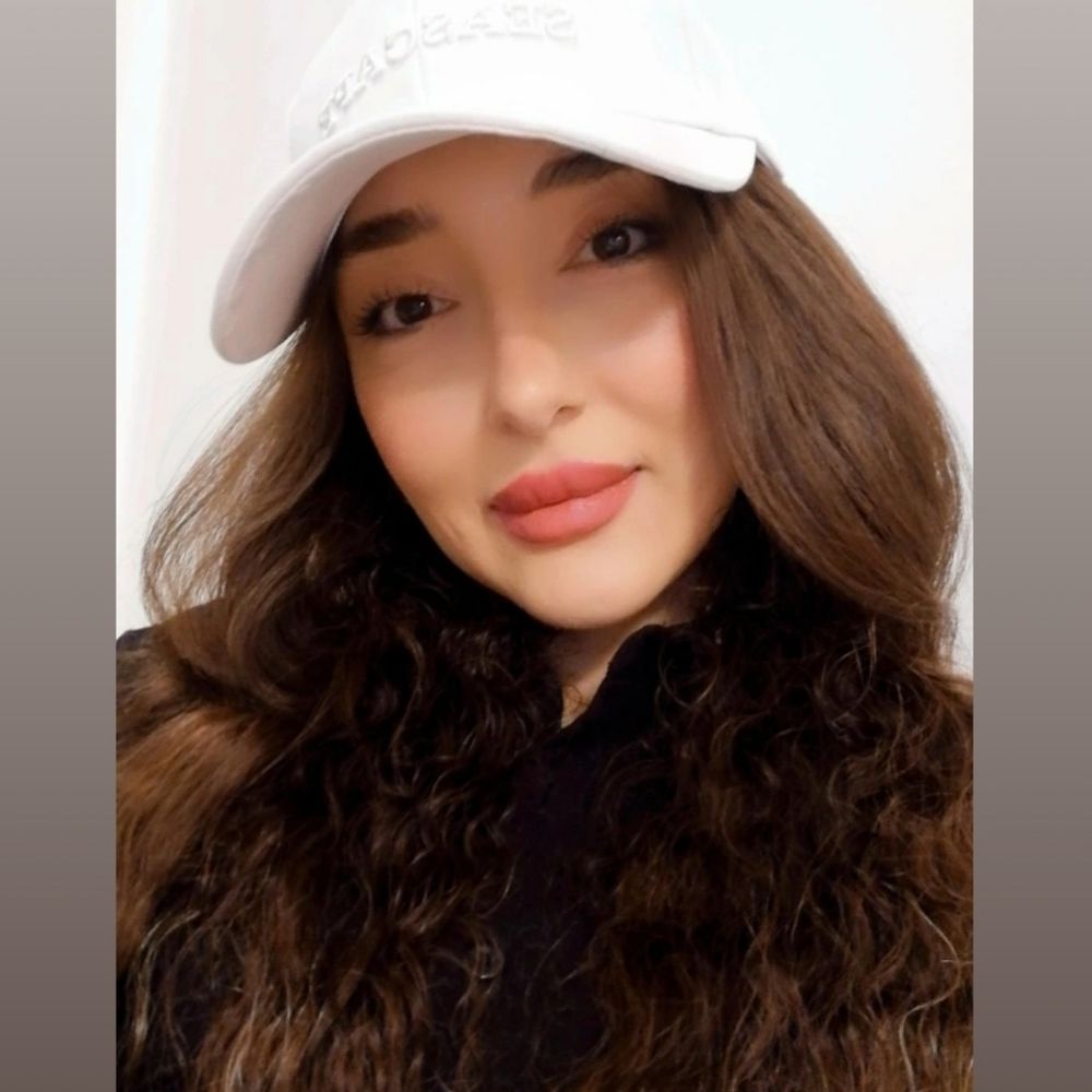 Elham Pezhaleh