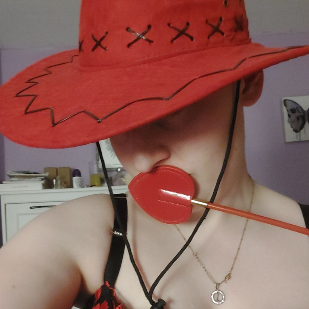 Miss Honey Tits