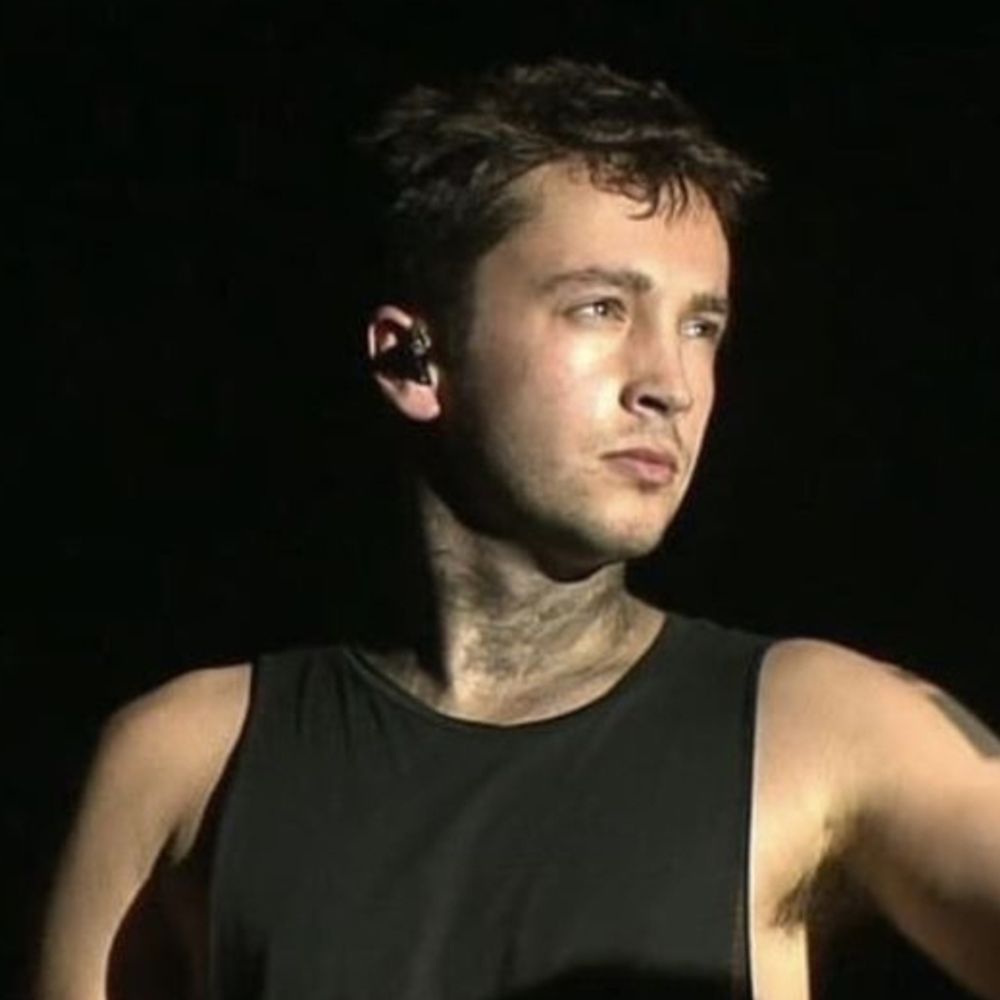 CLAY  |-/