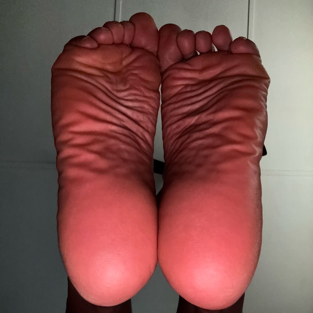 LibraSoleSnickers ♎️🦶🏽🍆😈