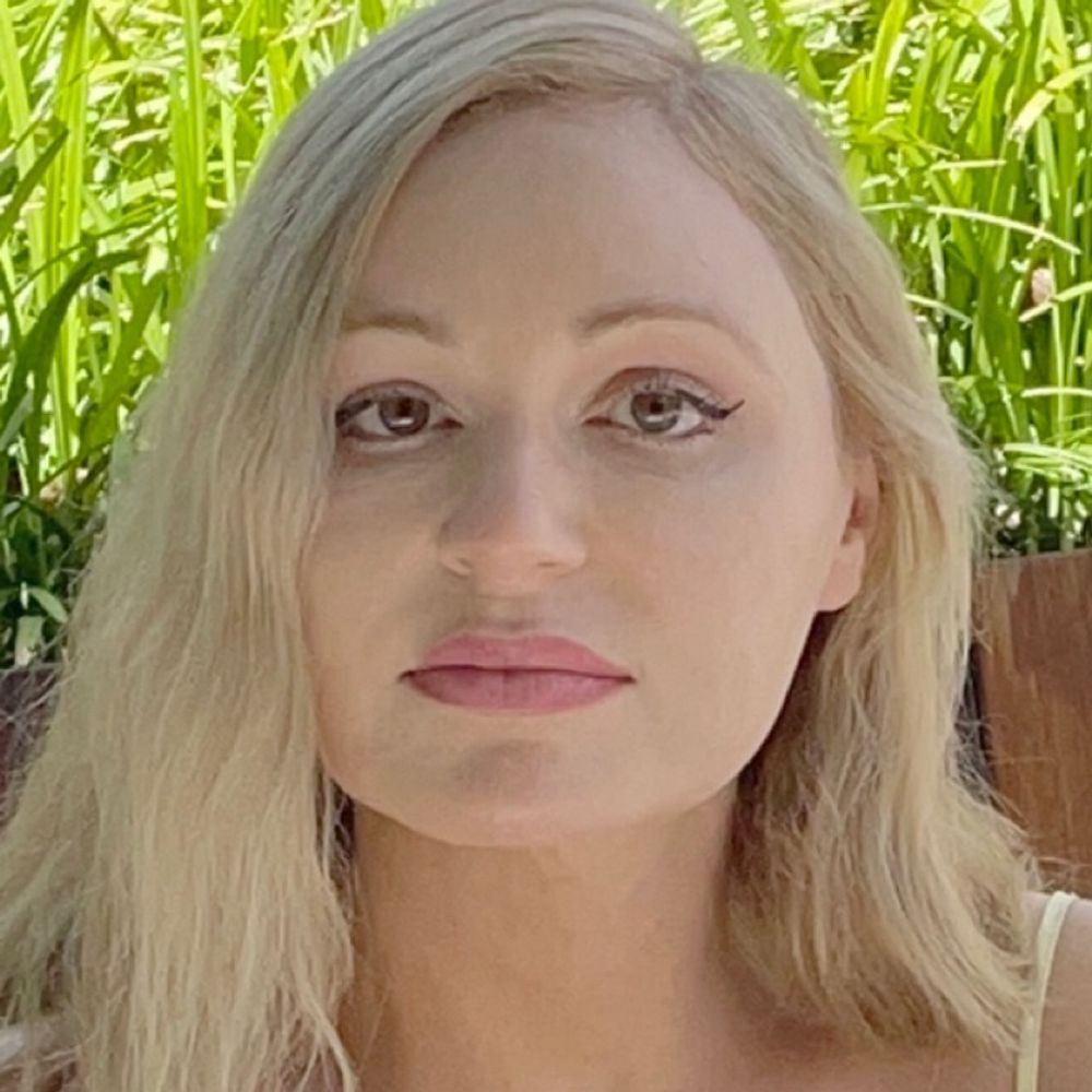 Naomi Elizabeth 's avatar