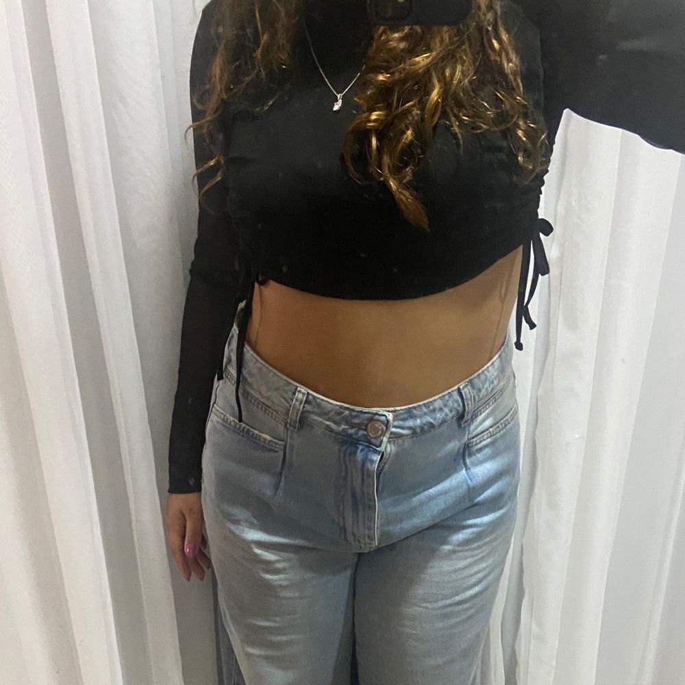 𝑳𝒐𝒍𝒂 😼