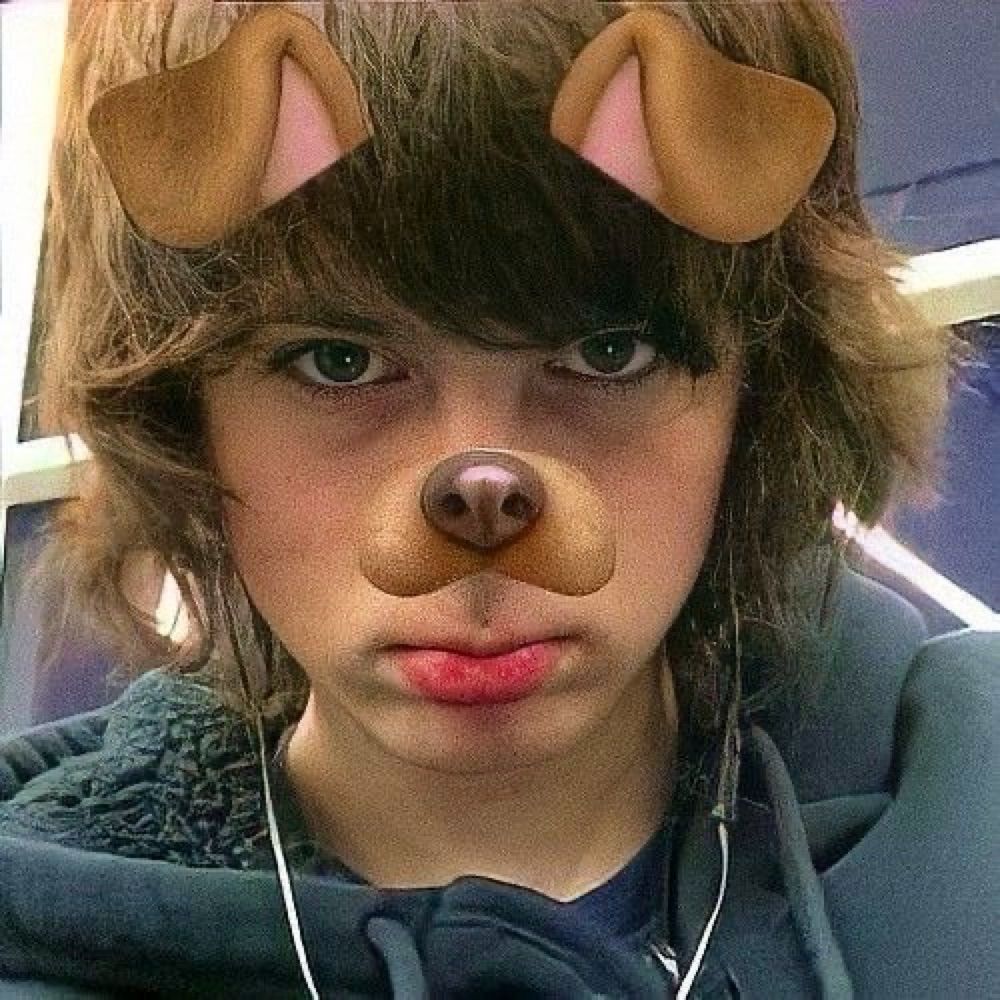 Carl / Mikey 🧟‍♂️🐾