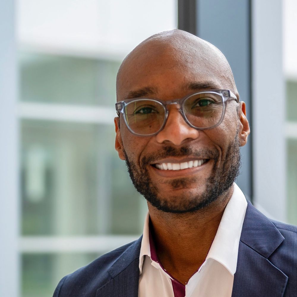 Dr. Taison Bell