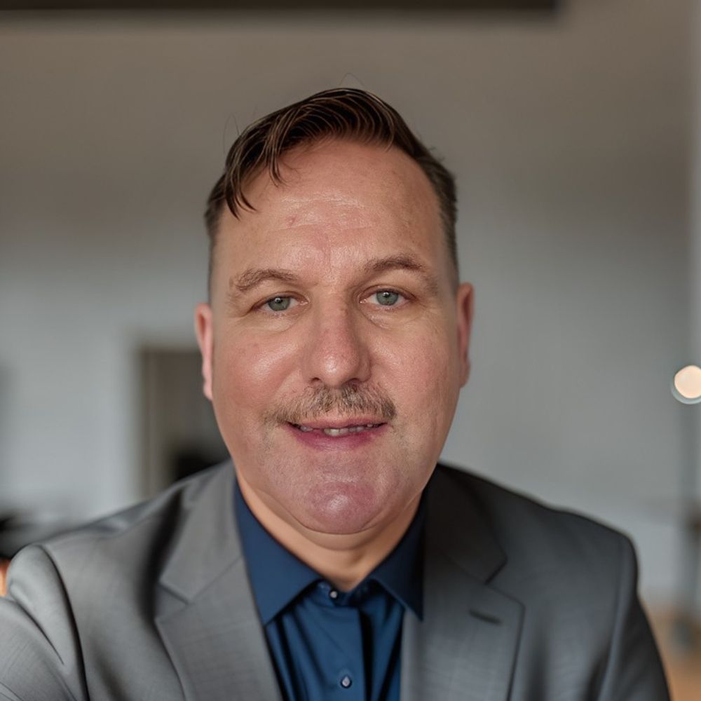 Dr Craig J Bellamy