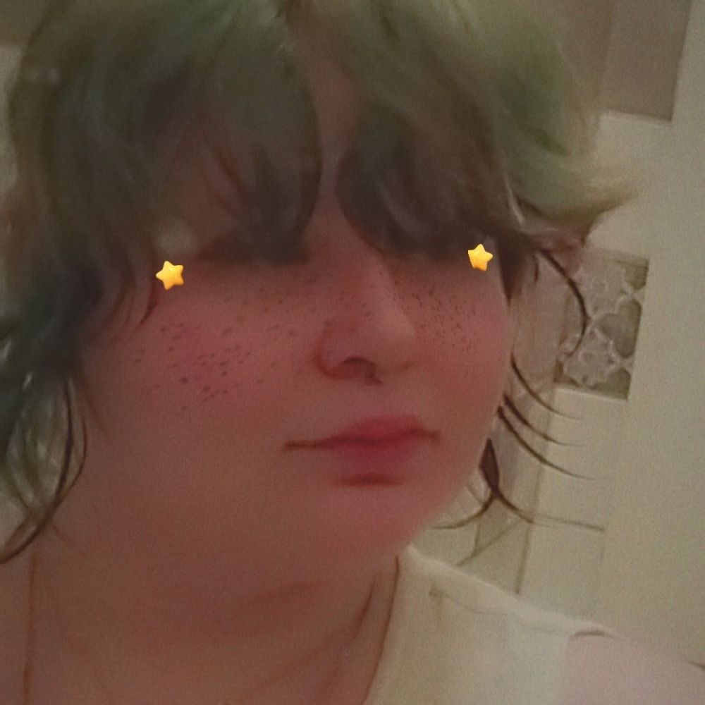 Bee (they/he)