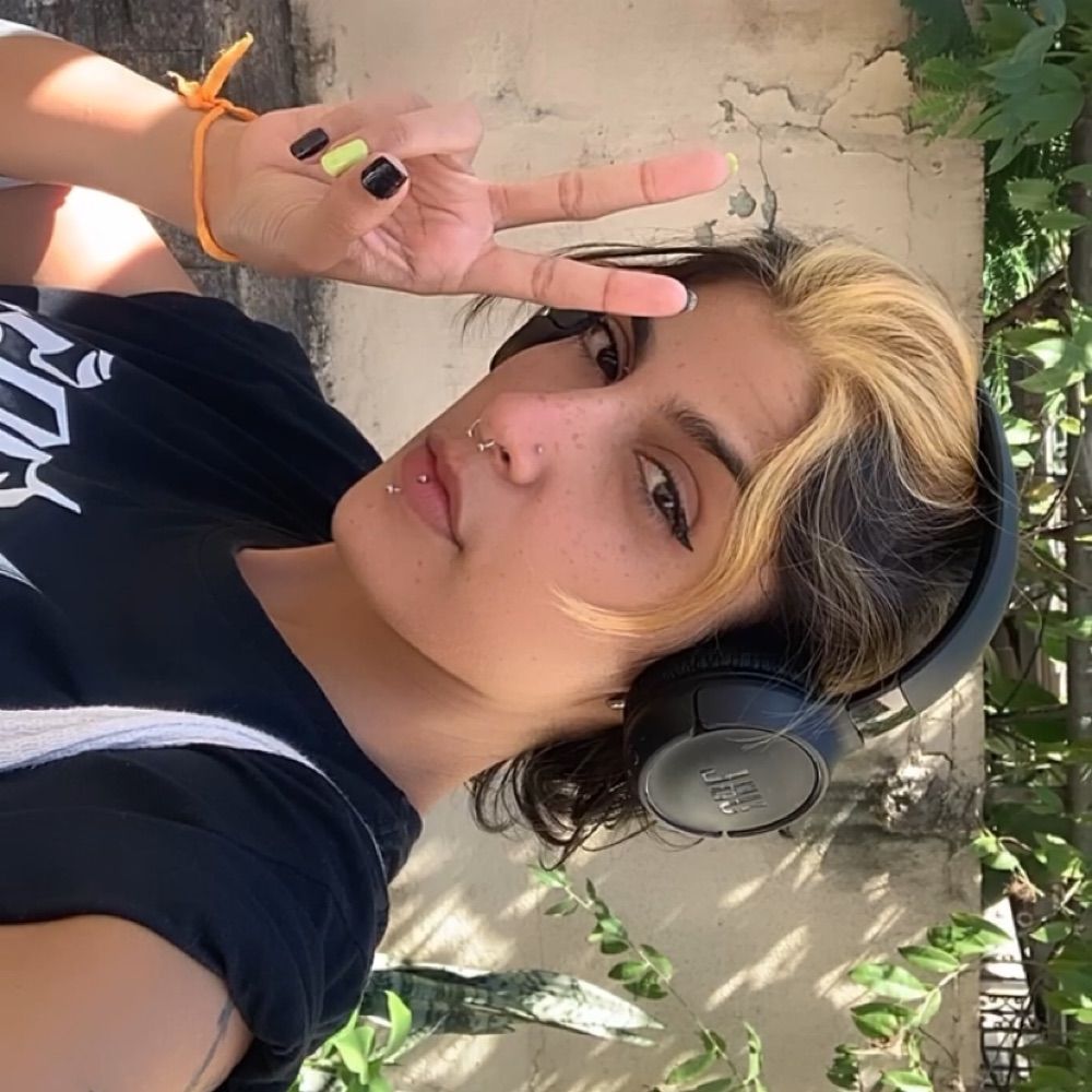 ✧･ﾟ:* 𝒞𝒶𝓇𝓁𝒶 *:･ﾟ✧