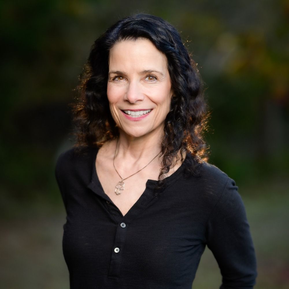 Nancy Miller Gomez (poet)