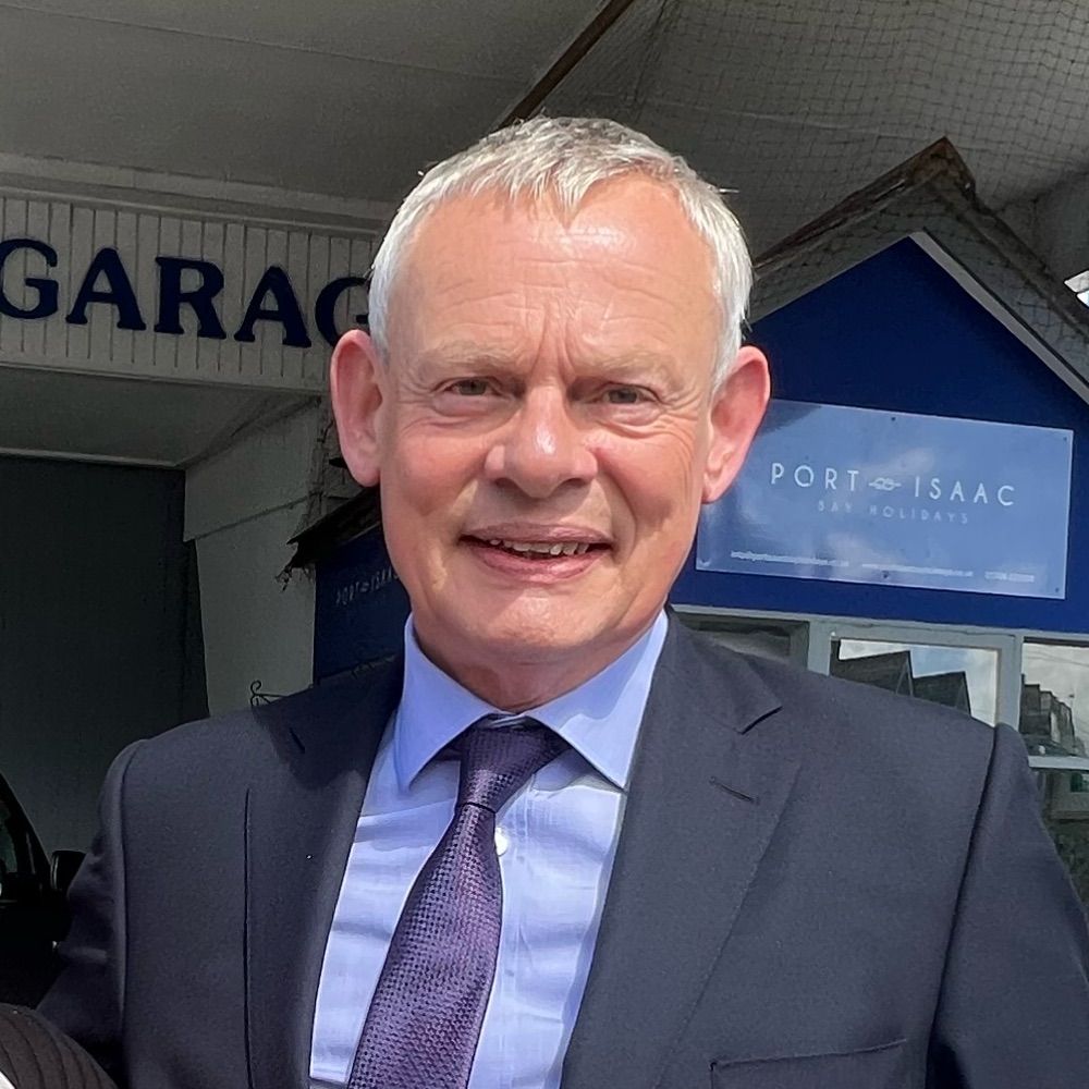 Martin Clunes Fan Account