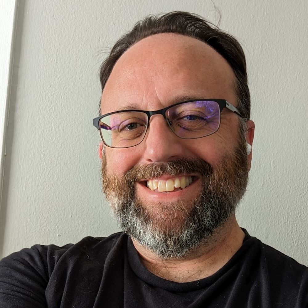 Eric Nunes @ Embark Comics