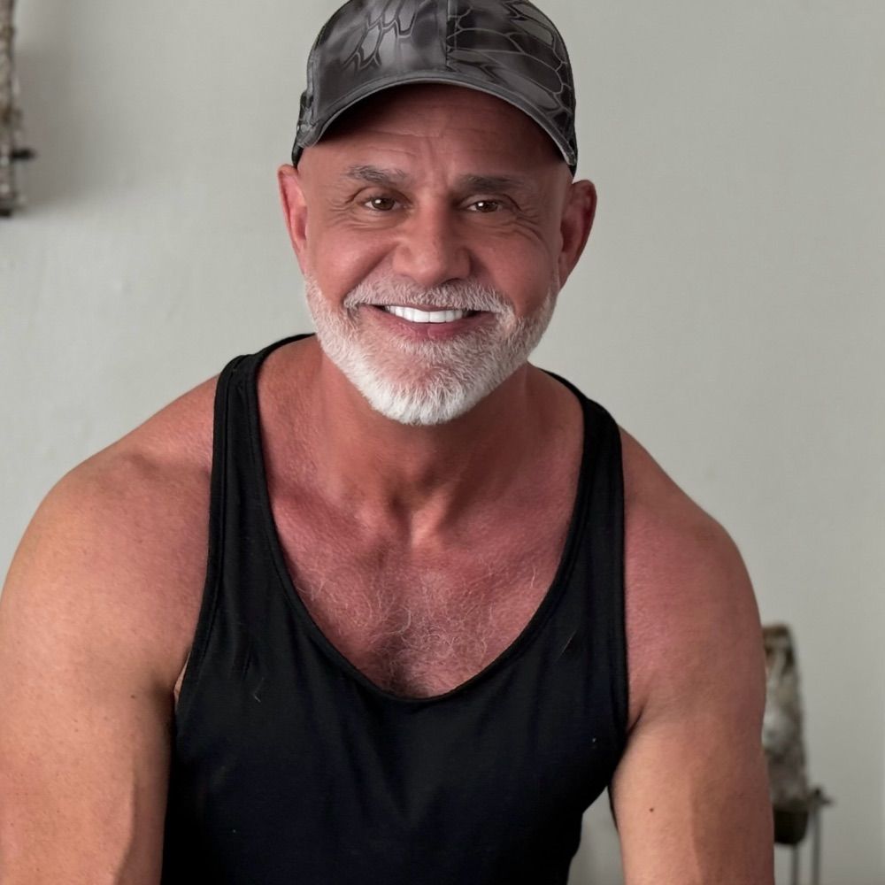 Muscle Daddy Masseur