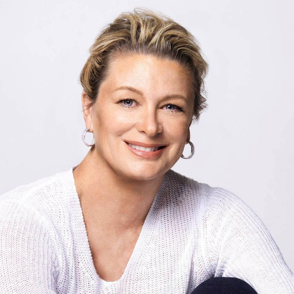 Author Kristin Hannah