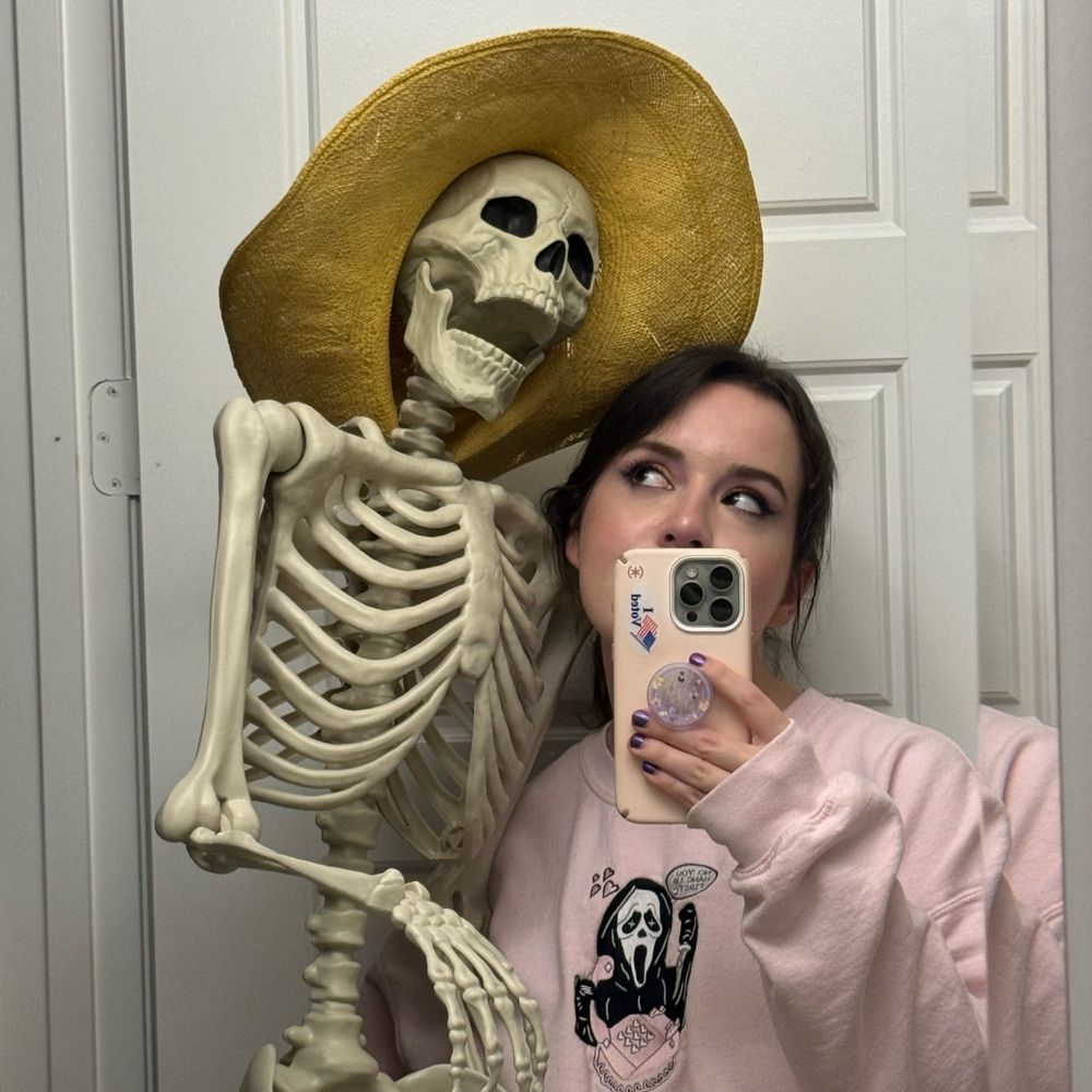 taylor 🤍🥯🐈