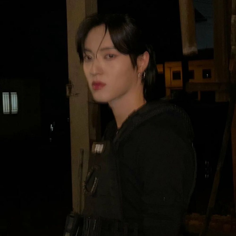 'H'/ JANGAN LUPA FB YA GAIS 