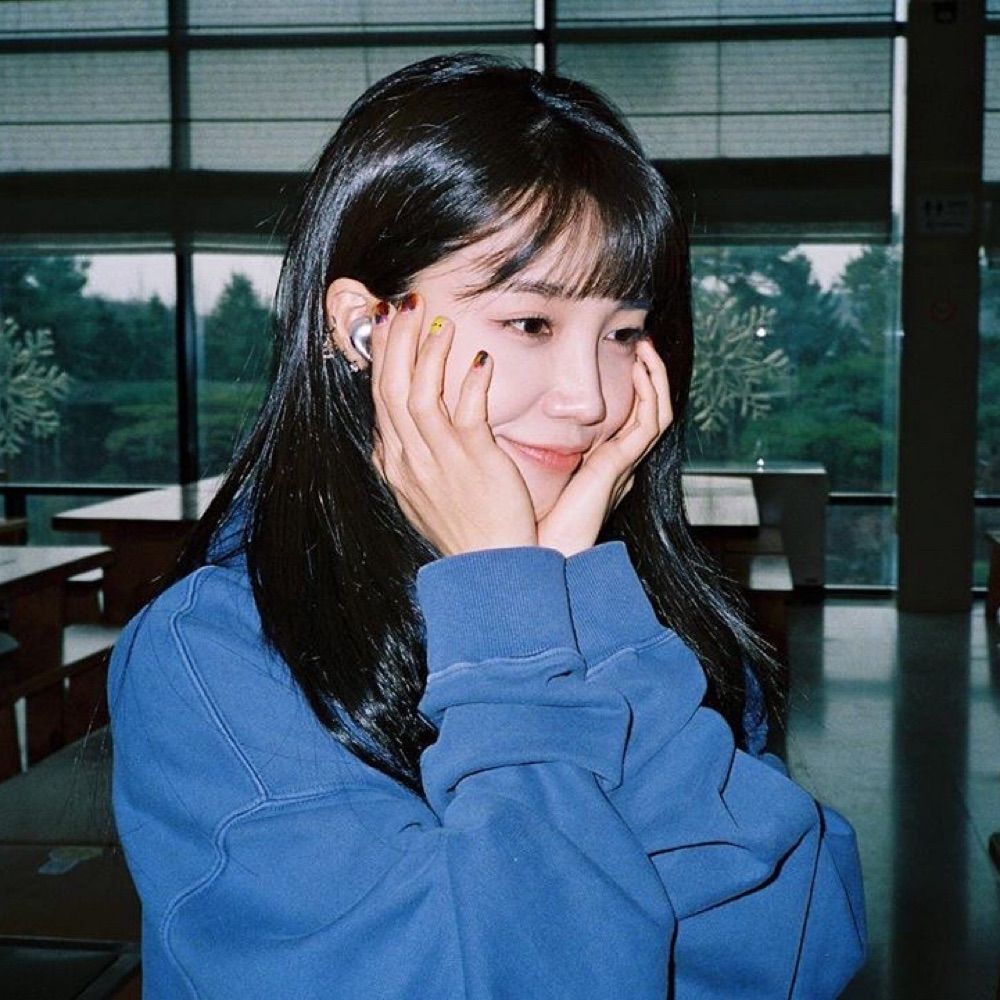 유나 ૮₍ ˊᗜˋ₎ა