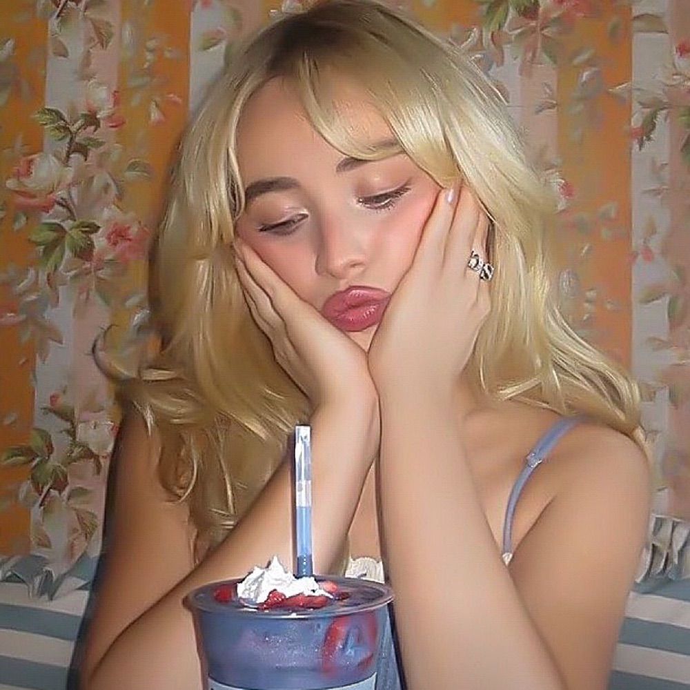 𝘴𝘢𝘣𝘳𝘪𝘯𝘢, 𝘙.