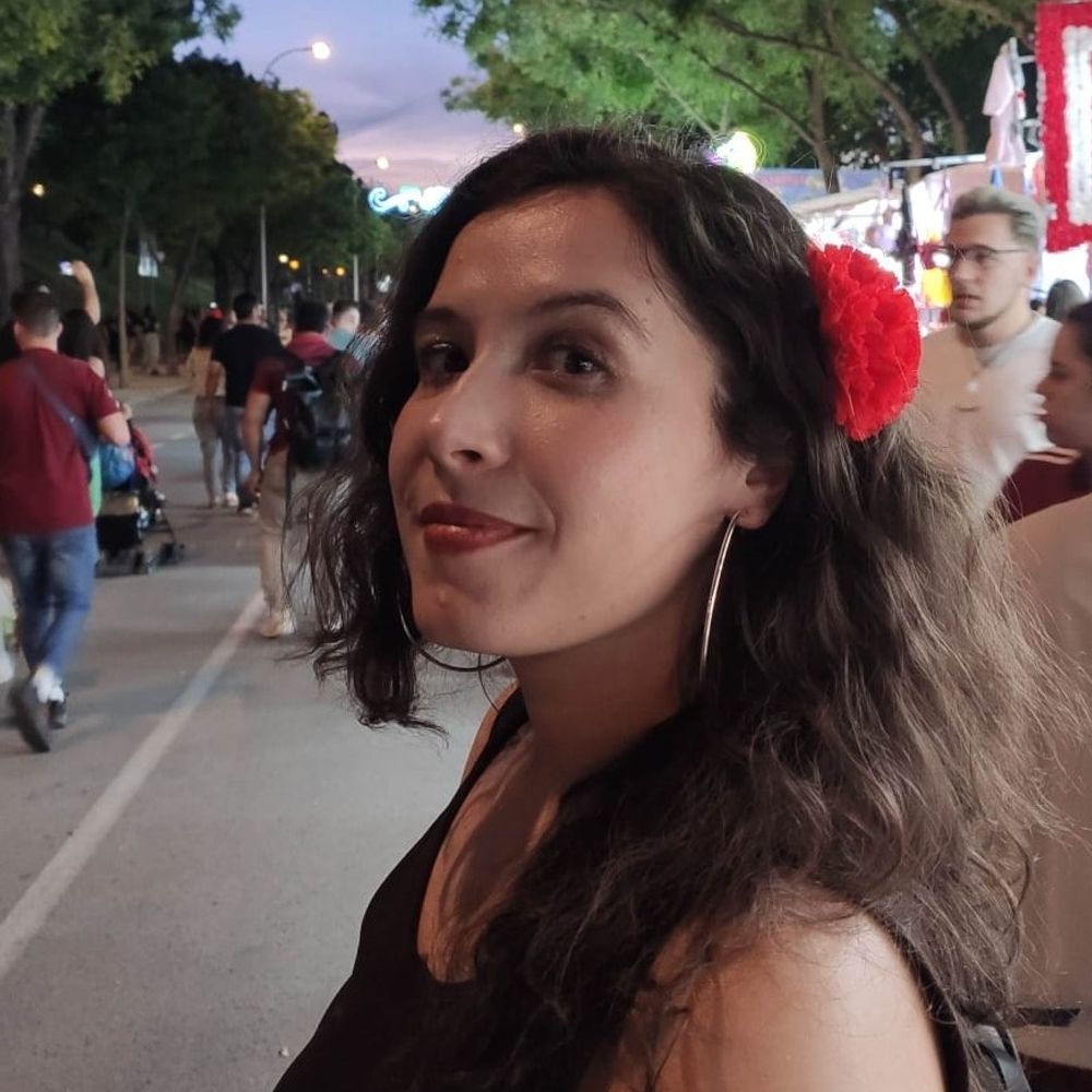 María Hernández-de-Benito