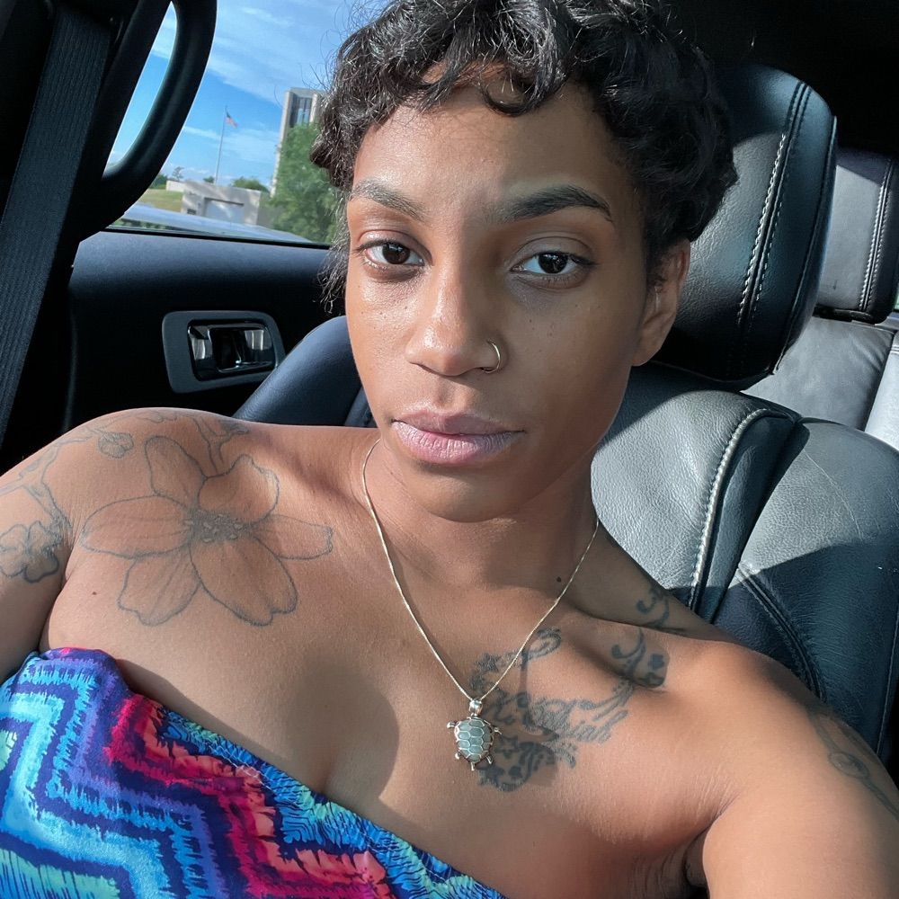 Dee D ✨