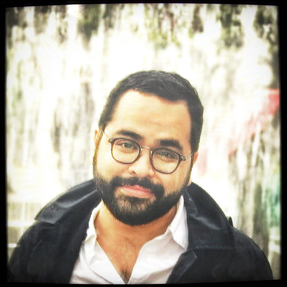 Jeff Ramos makes music