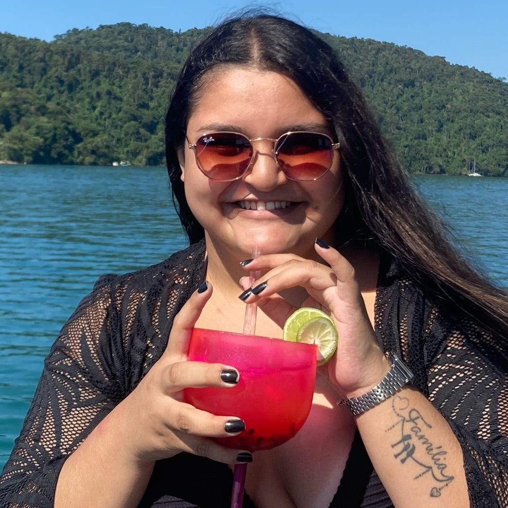 Thaís Gonçalves 