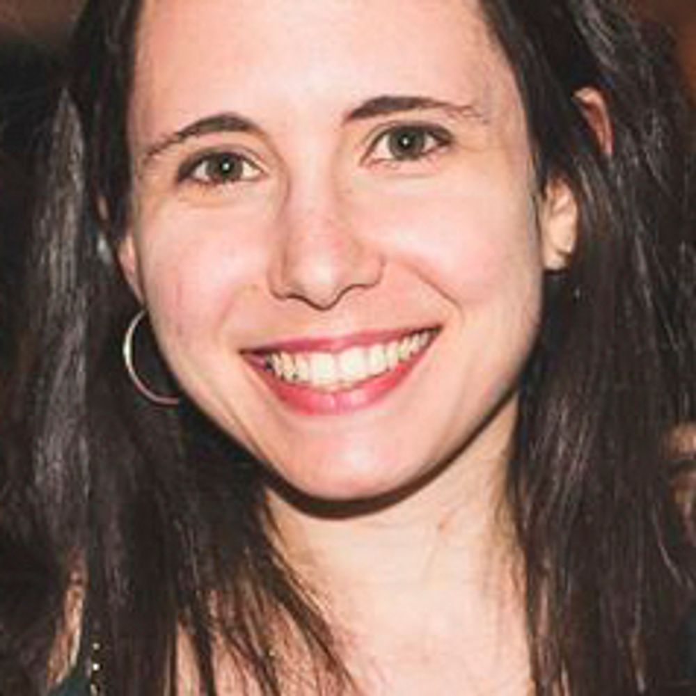 Alba R Meira