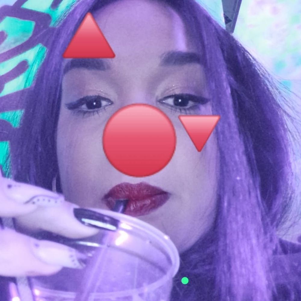Eu só existo on-line no off eu sou sua ex 
