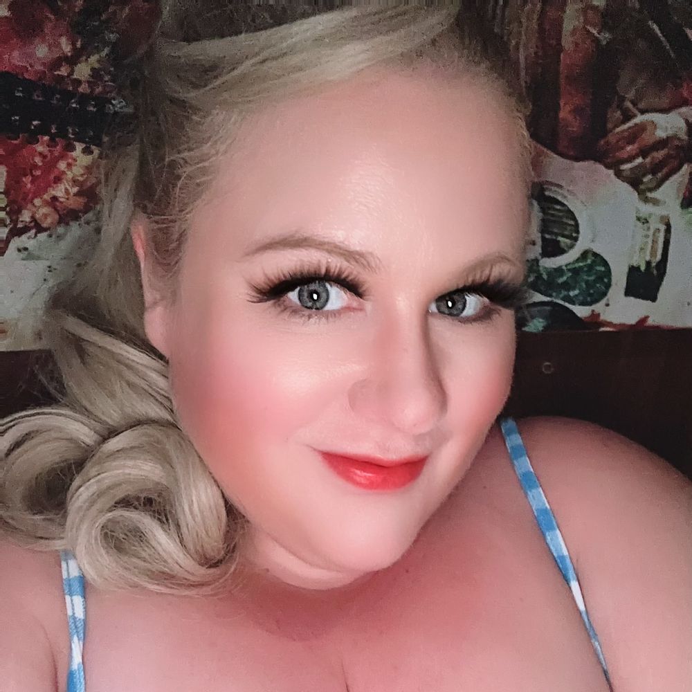 Curvy Mary