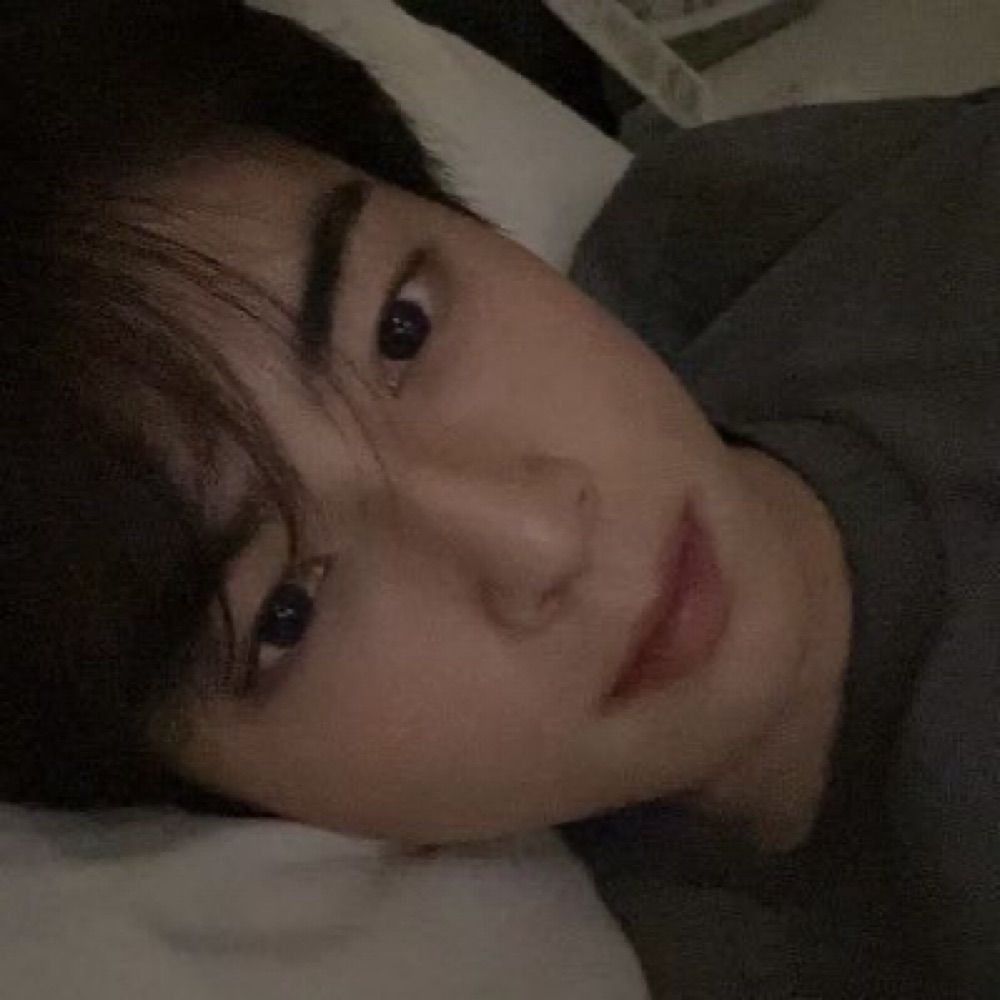 emy yugyeom’s gf!