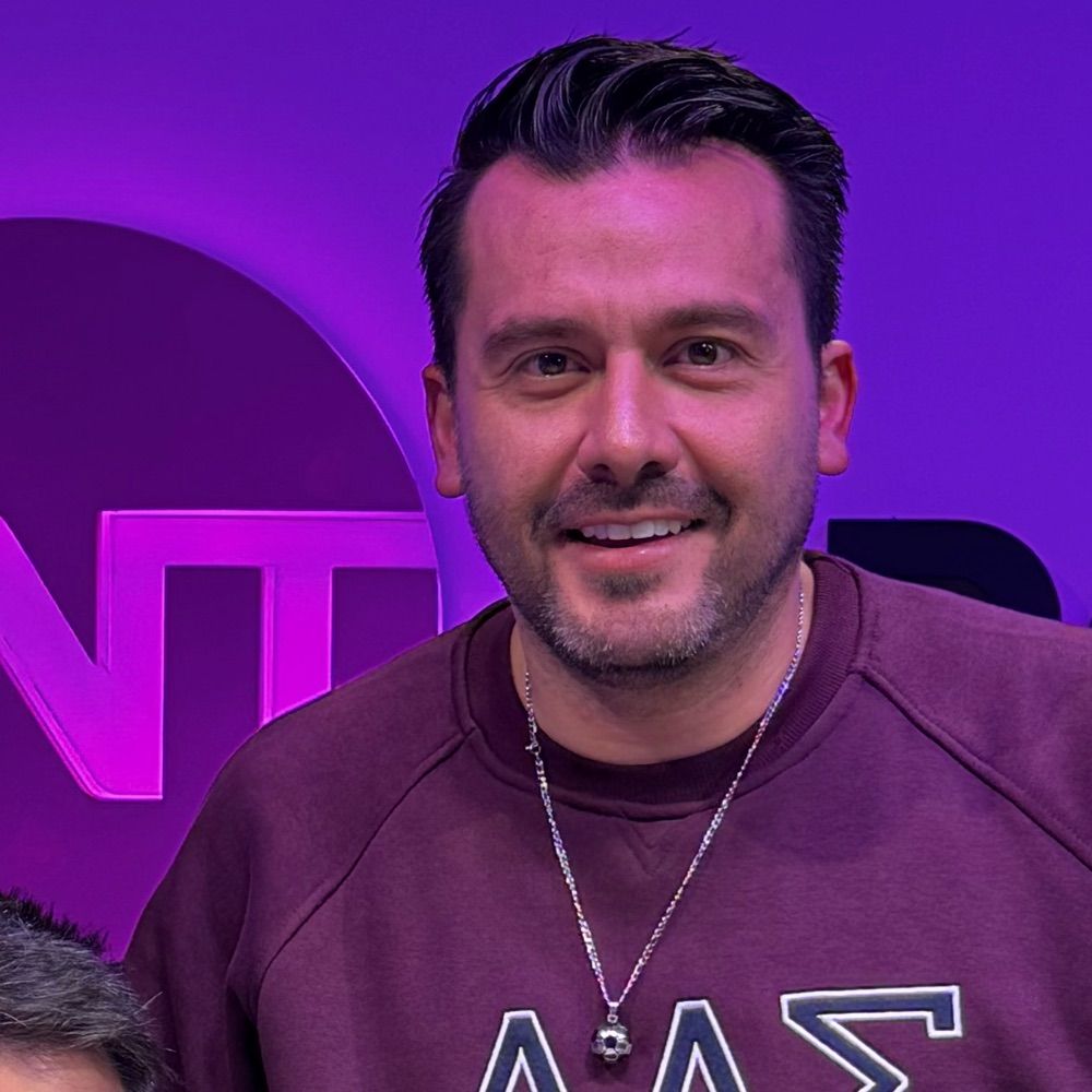 Omar Zerón C