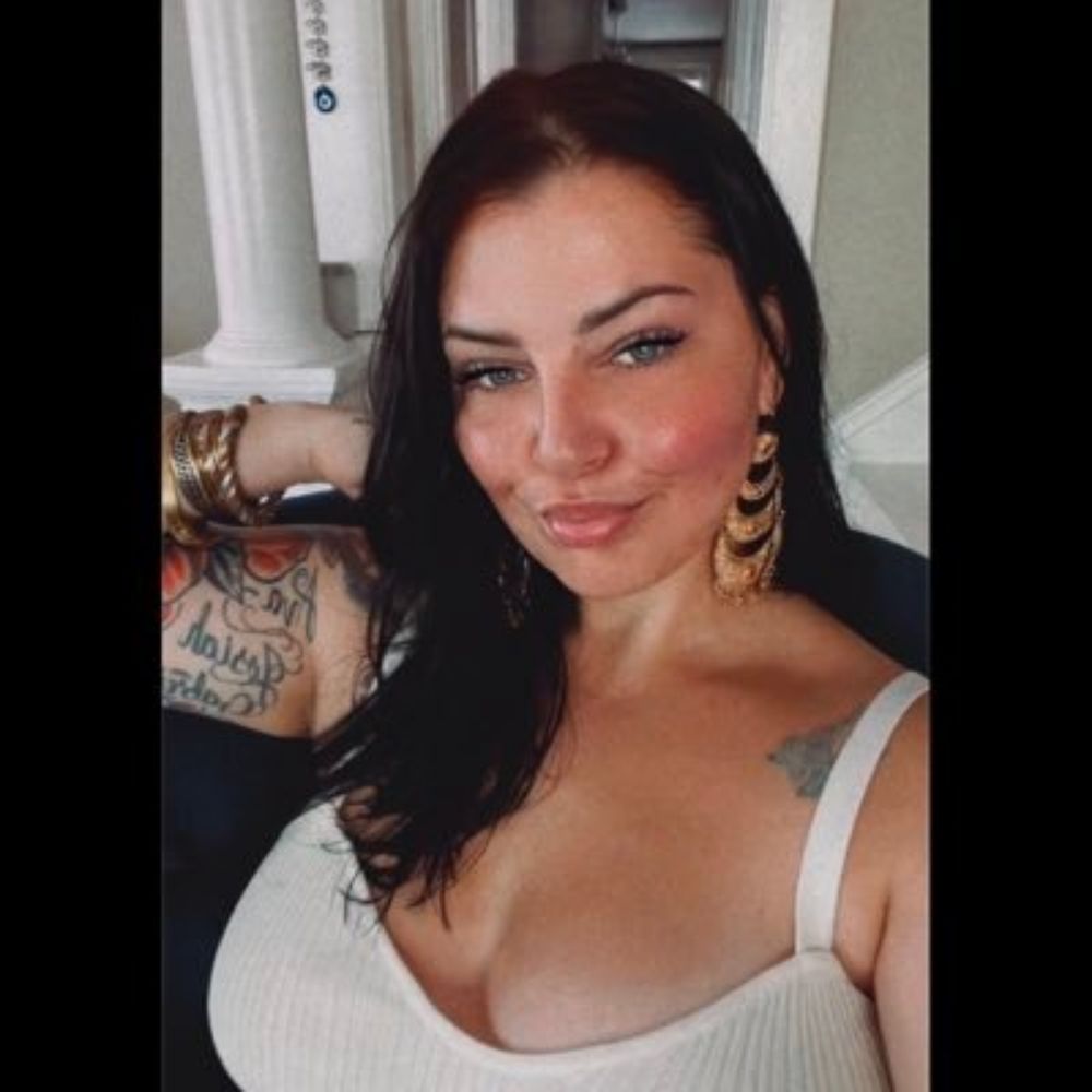 Mia 🔮✨️