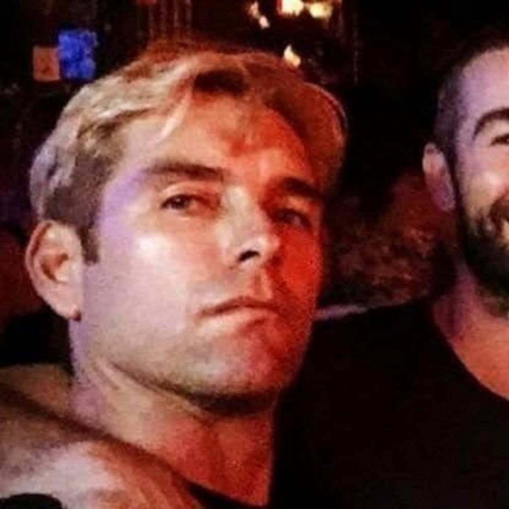 Crowley jurídico antony starr