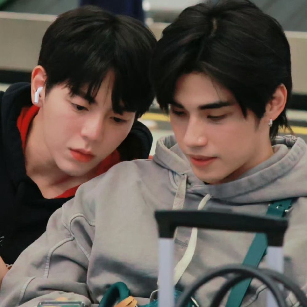 UpPoomNyee 🌻메이니 참네인