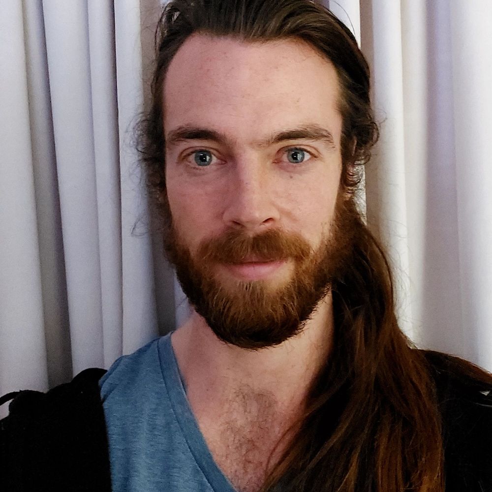 Simon Lowe