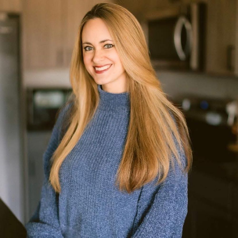 Brandi Doming | The Vegan 8 Cookbook Author