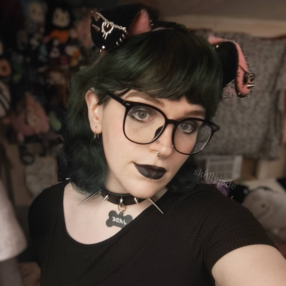 Jade💖 (ur dumb mutt gf)