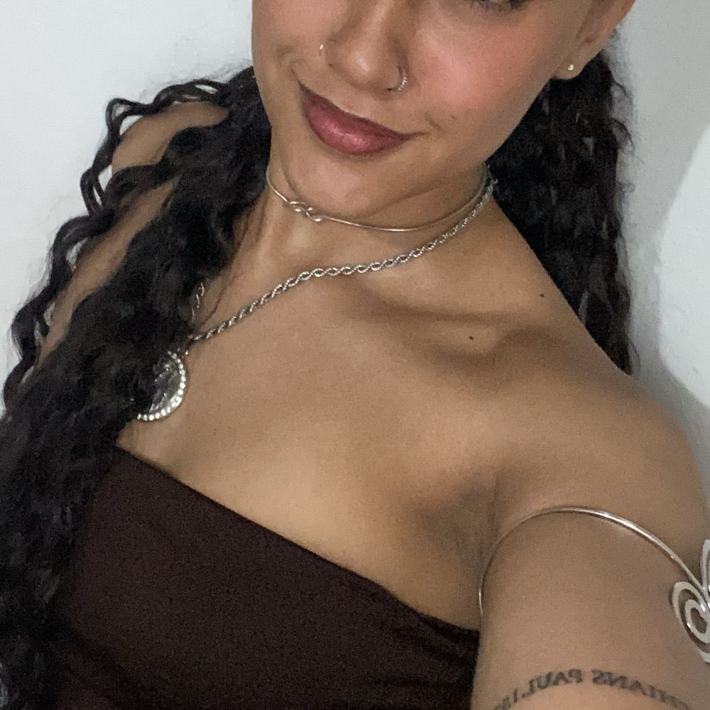 bella, 🎭
