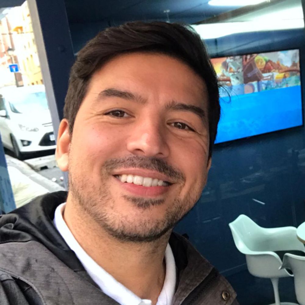 Alberto Linares