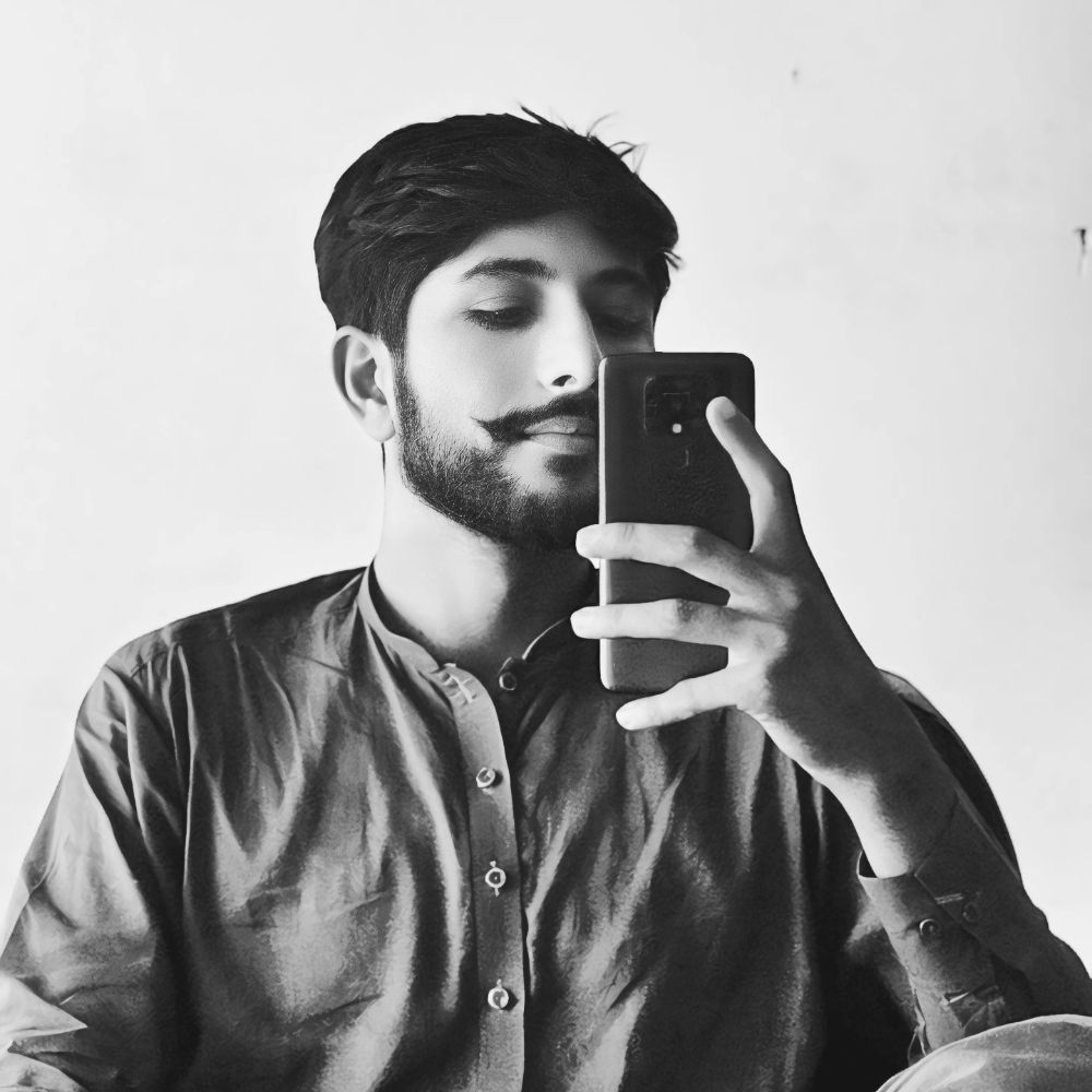 ق م ر 👤