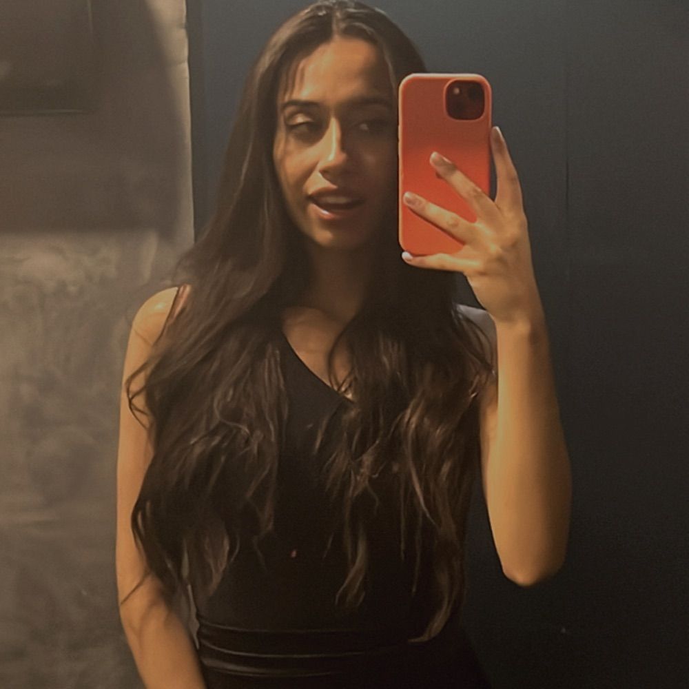 garota do zoio junto 🦋