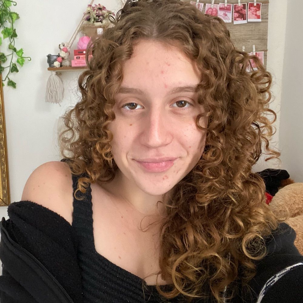 júlia 