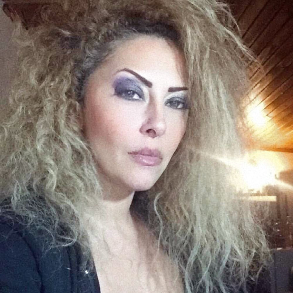 Hande Kaya