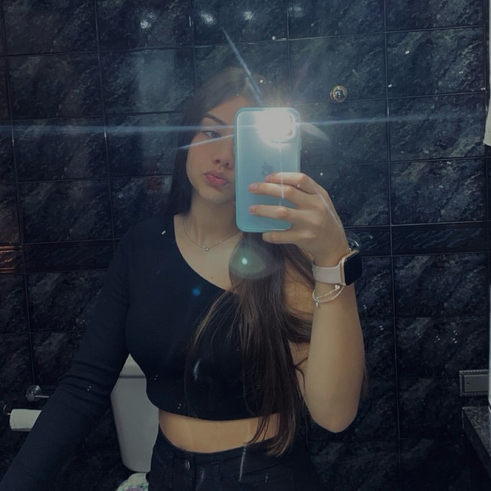 𝐥𝐢́𝐯𝐢𝐚