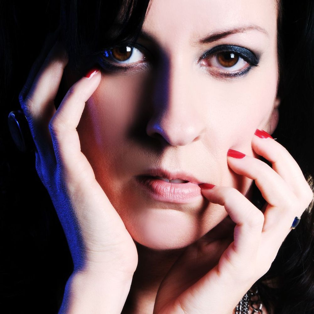 Lady Bellatrix backup account