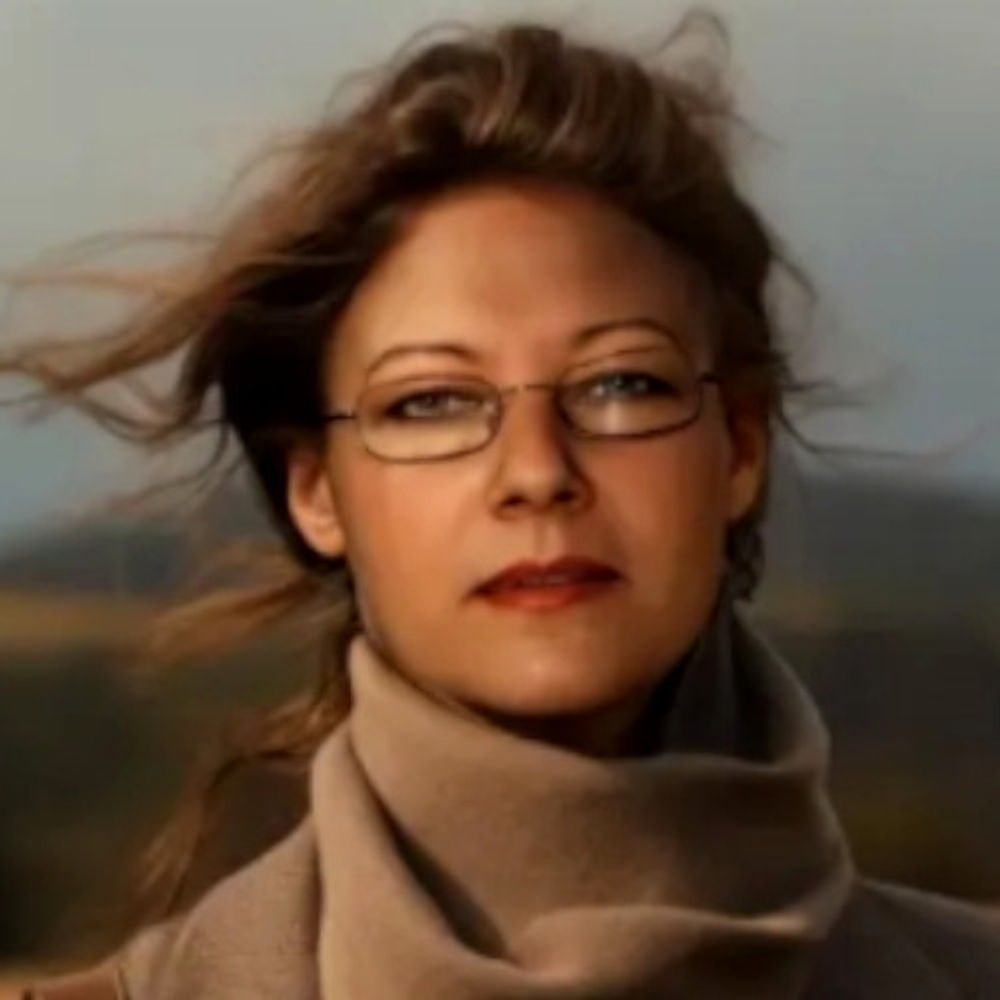 Erika M Szabo