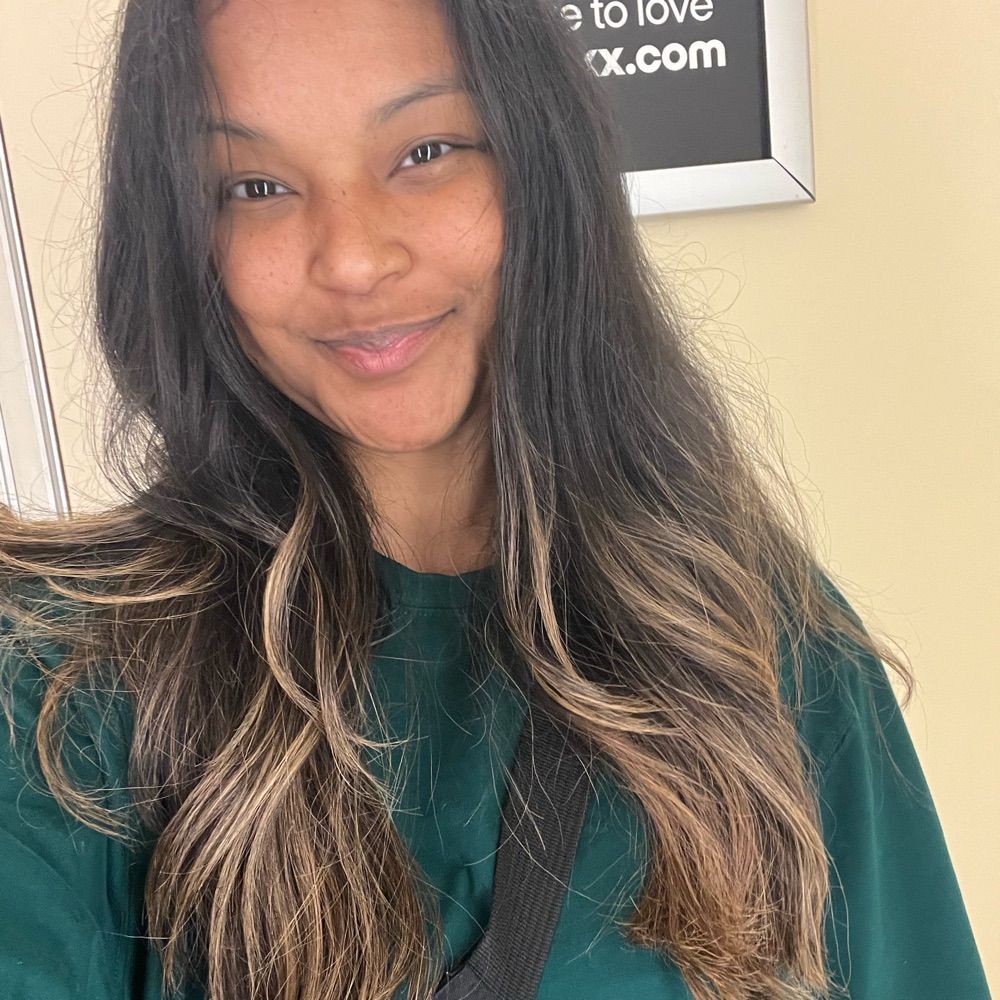 Deja Roberts