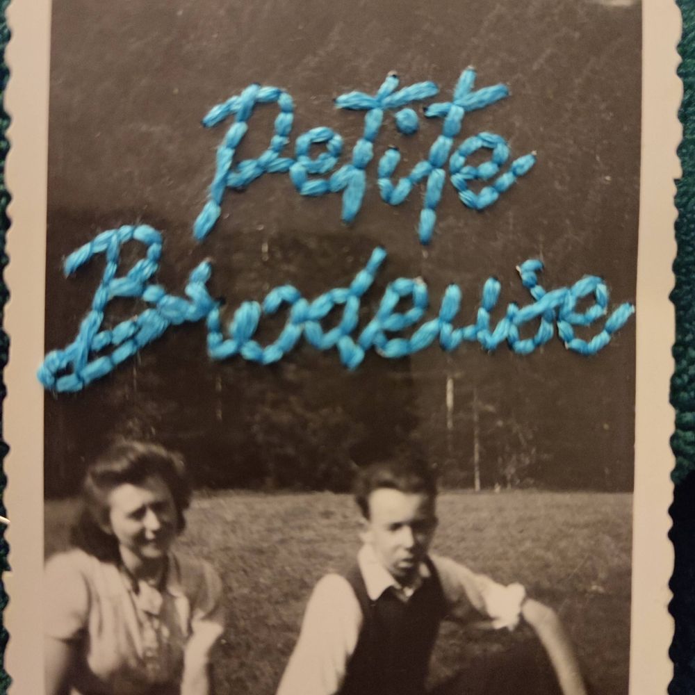 Petite Brodeuse