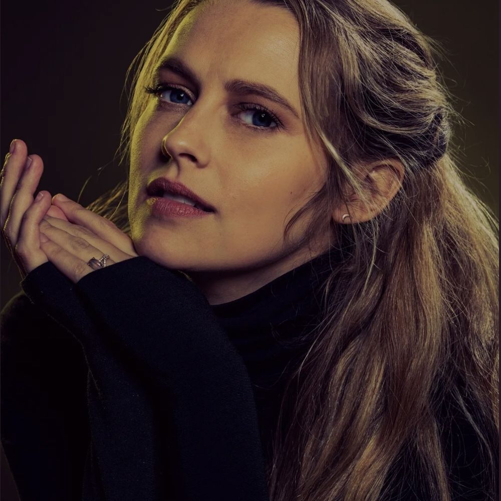 Ana Carolyni