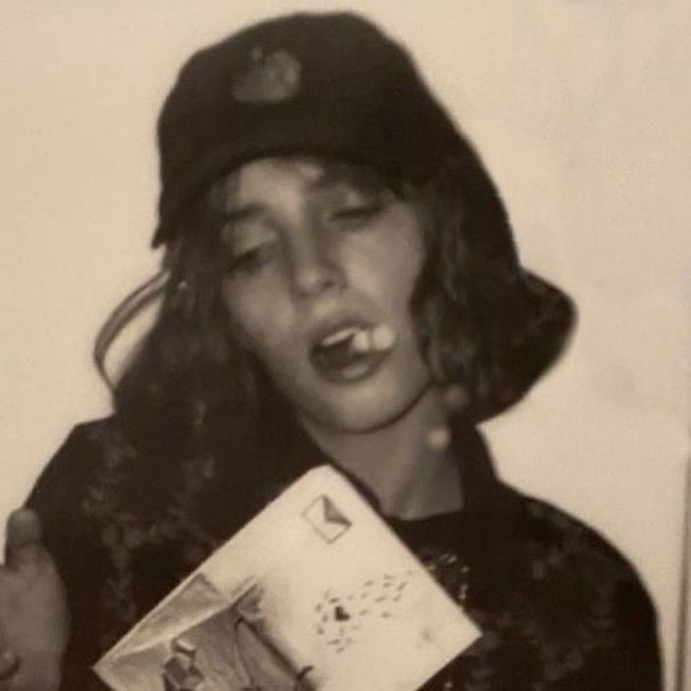 Miss chanandler bong