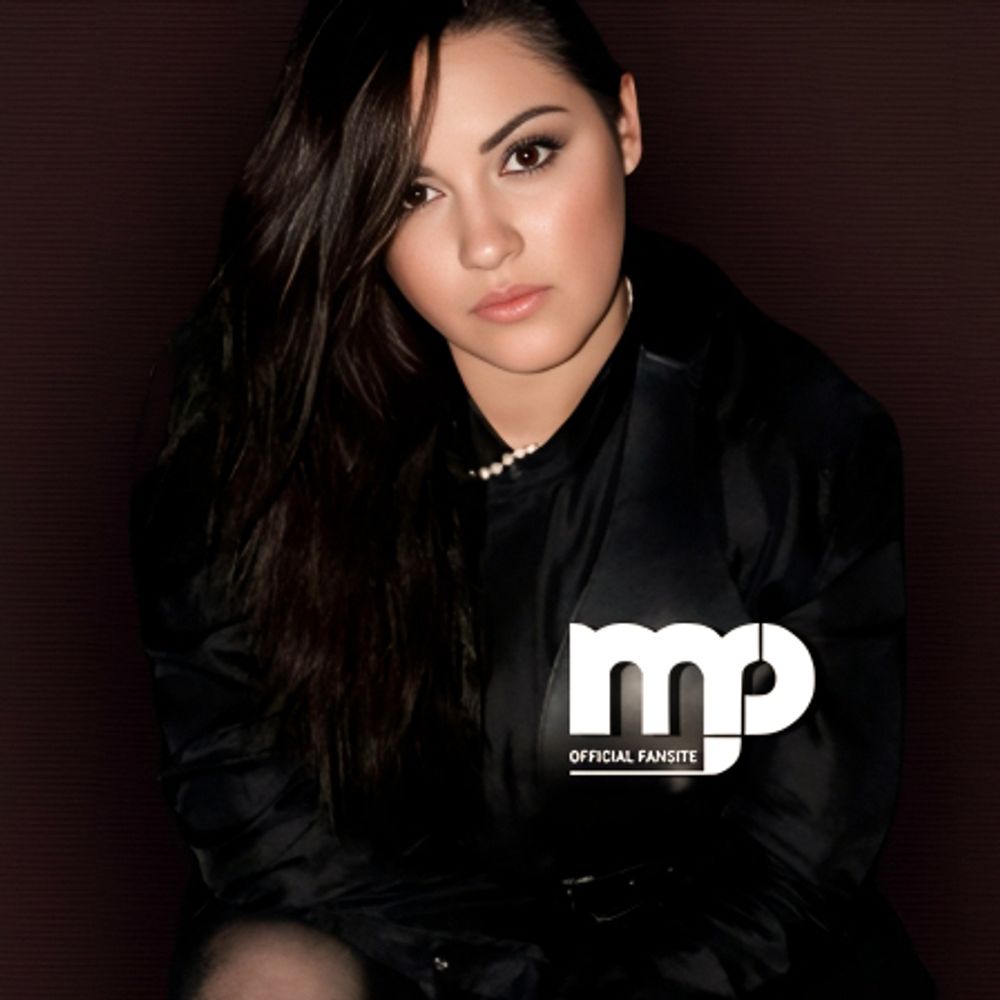 MaiPerroni | Fan Account